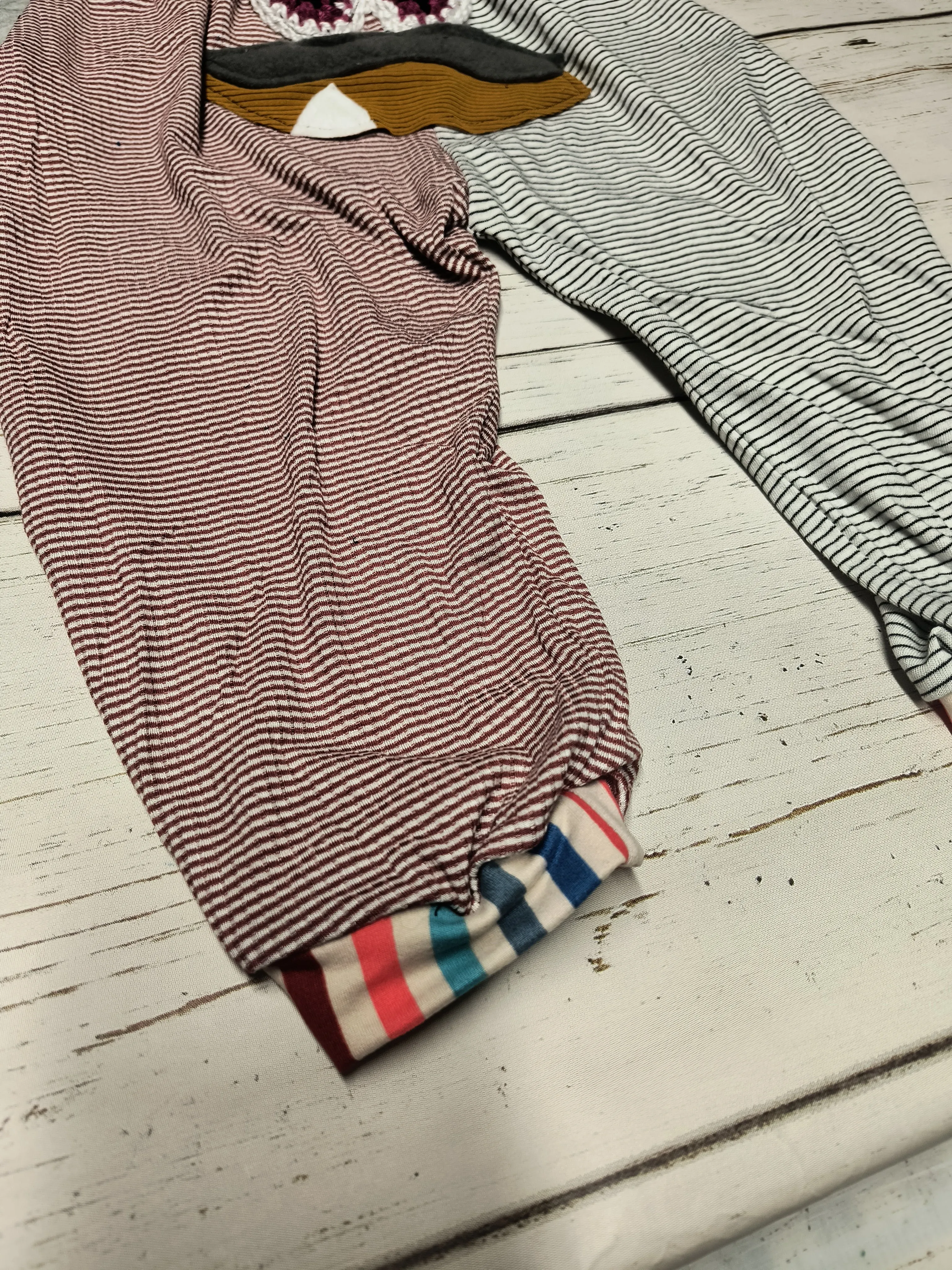 3T- Maroon/Black/White