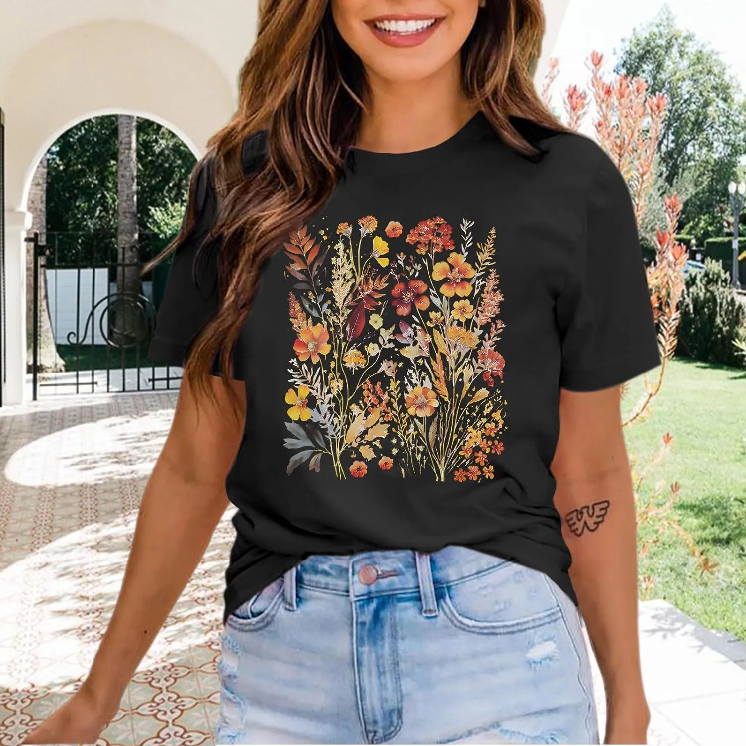 Weiyuqi Women Boho Flower T Shirt Vintage Floral Graphic Shirt Botanical Tee Wildflowers Shirts Casual Garden Lover Tops